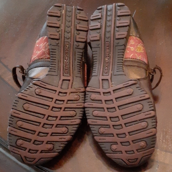 Sketchers Shoes - Picture 2 of 4